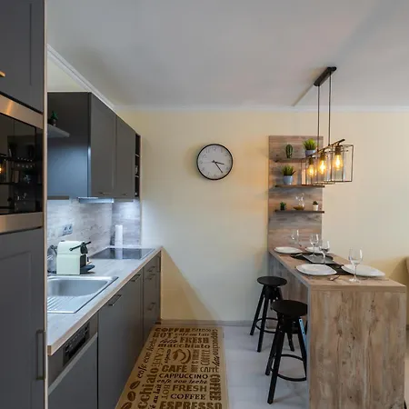 Apartment Azurit *